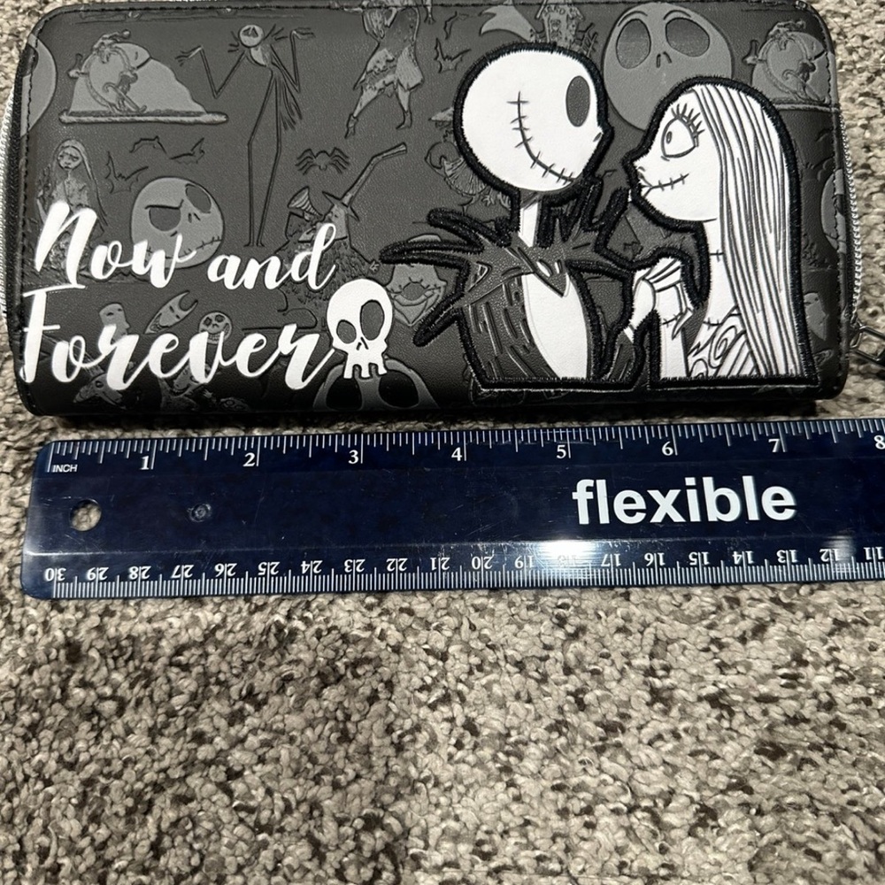 Nightmare Before Christmas Wallet - Picture 5 of 7